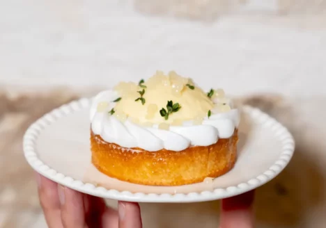 Image de mise en avant d'une pâtisserie de Solaria Paris photographiée par l'agence de communication Divinemenciel